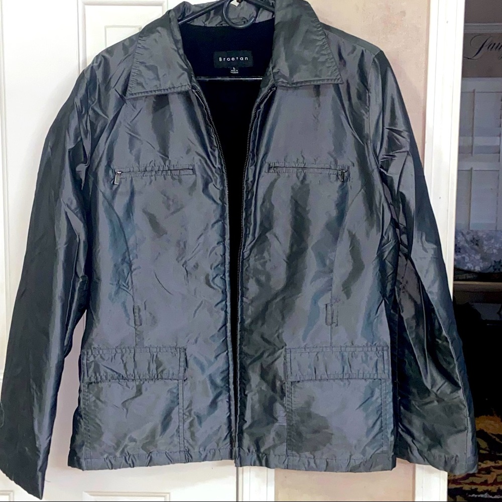 Braetan dark grey shiny coat